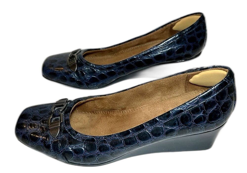 Naturalizer Blue Croc Embossed Wedge Pumps Metal Bit Comfort Career Shoes 8.5 N